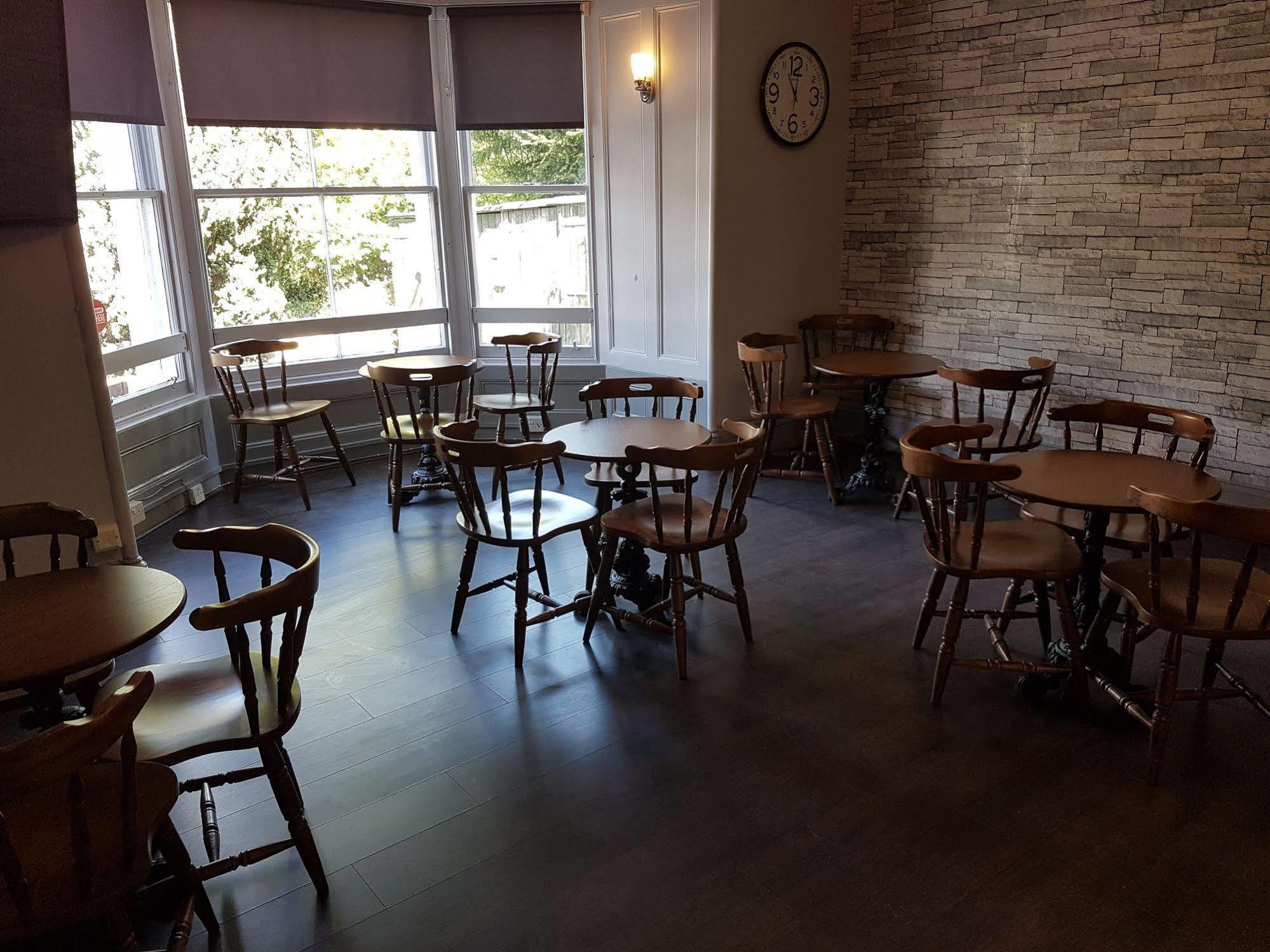 Mackay'S Hotel 斯特拉斯佩弗 外观 照片